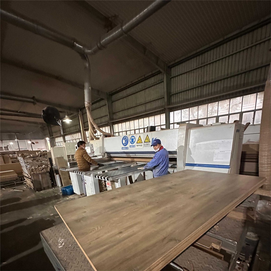 Raw material cutting Raw material cutting